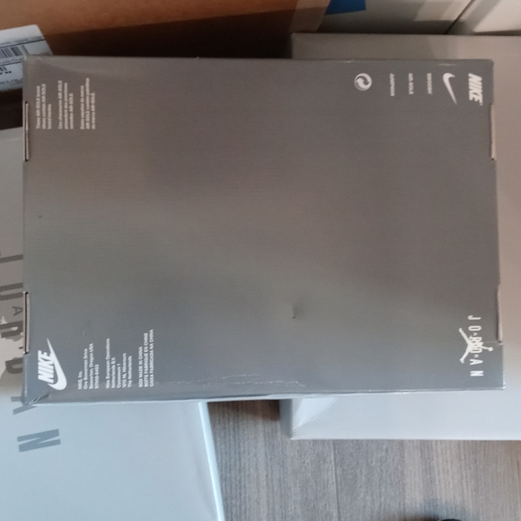 "EARLY" Jordan 11 - Picture 7 of 16